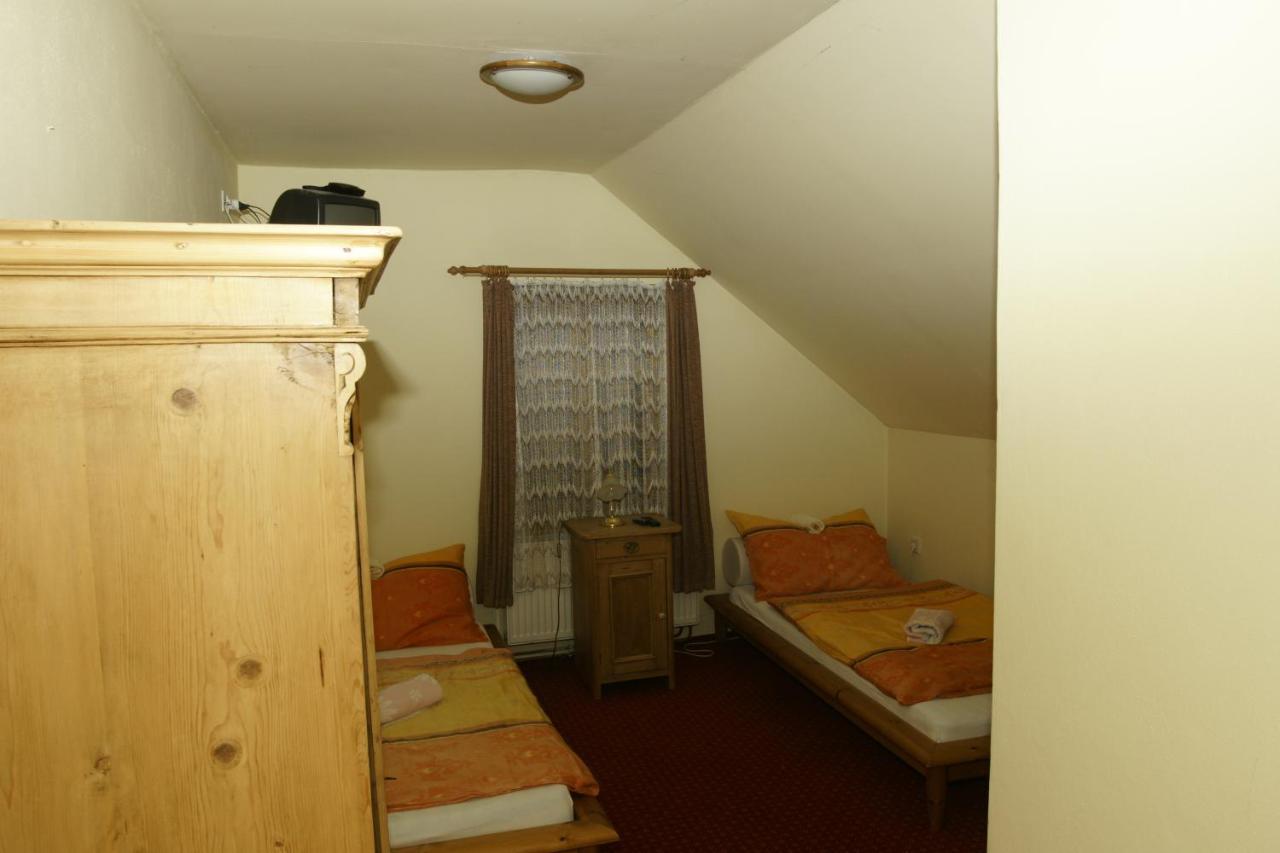 Hotel U Zlateho Andela Пардубице Номер фото